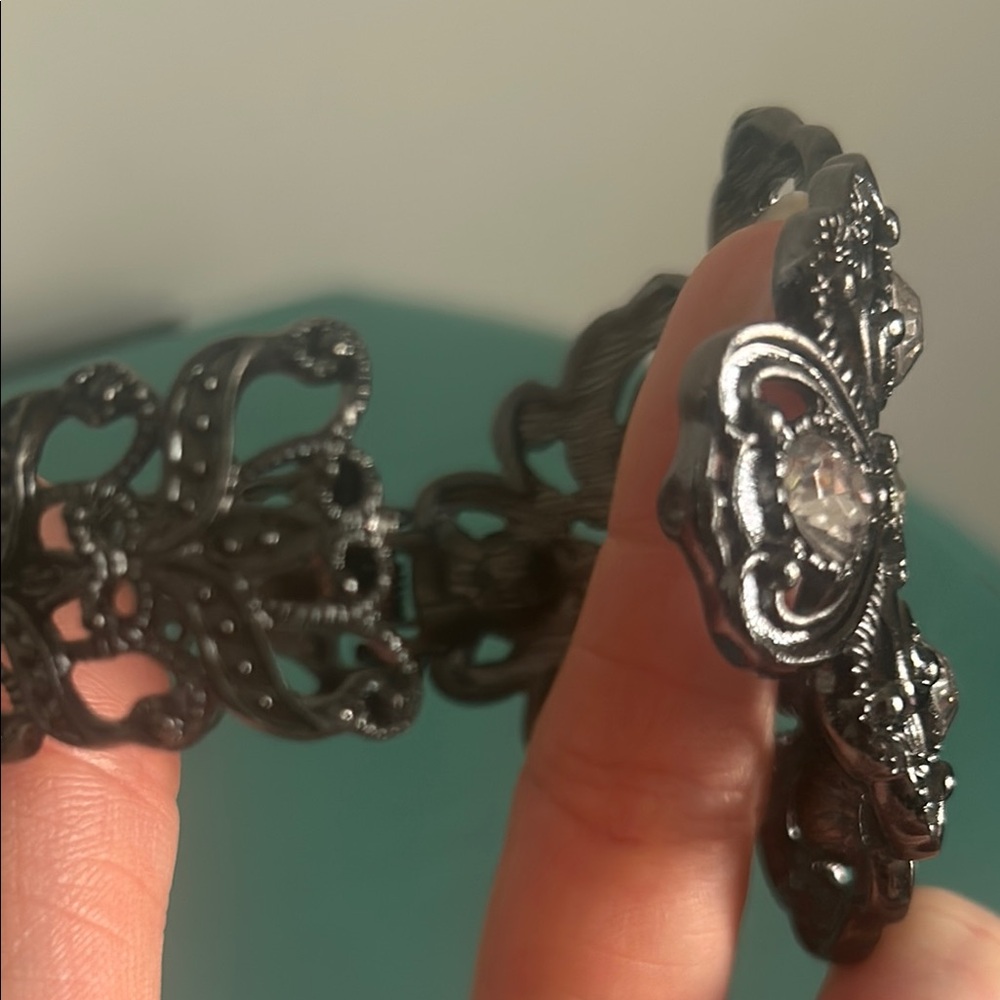 Ornate Filigree Rhinestone Encrusted Hinged Cuff Vintage Inspired Bracelet - Picture 7 of 9
